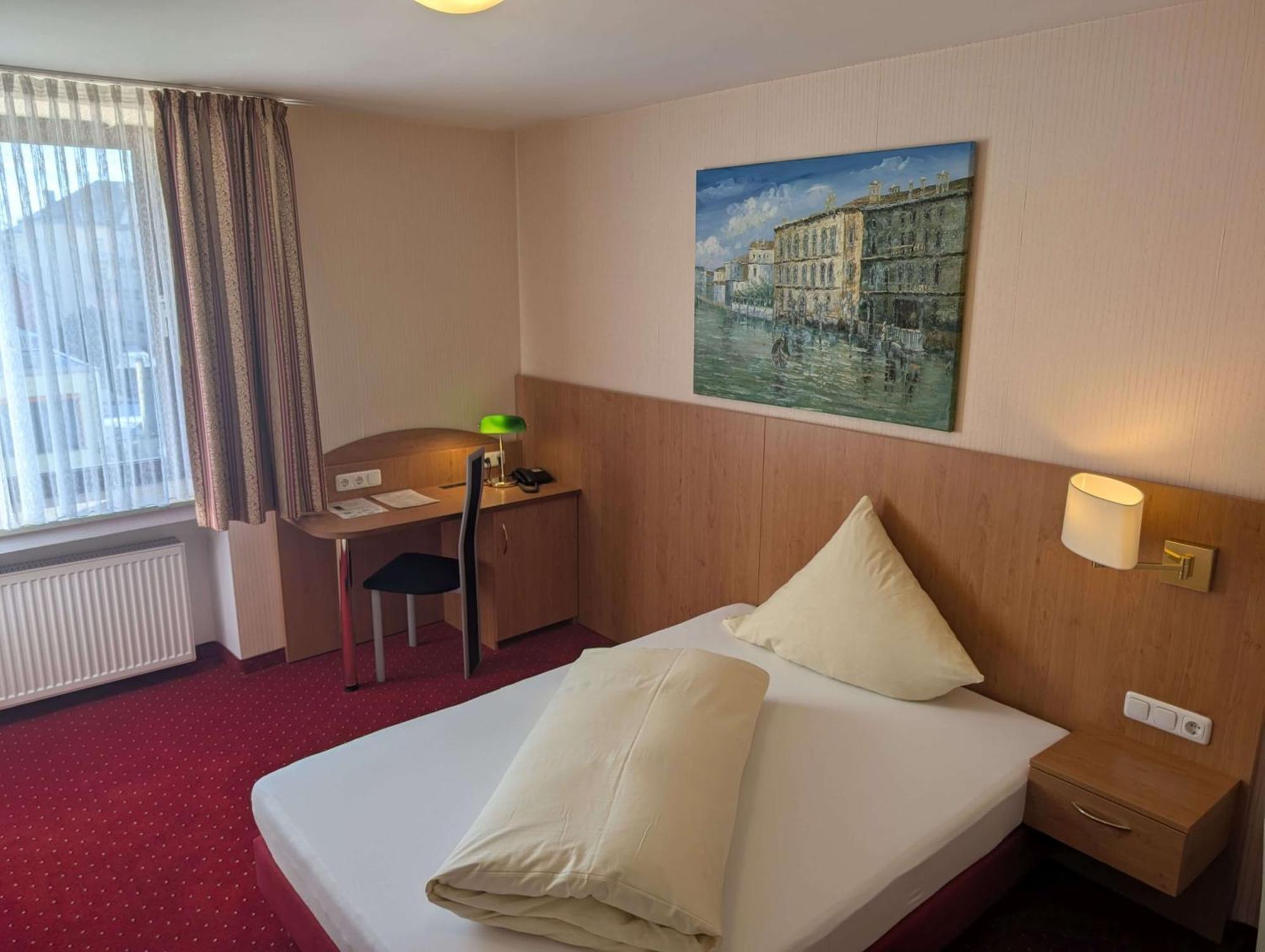 Stadthotel Hotel 3*